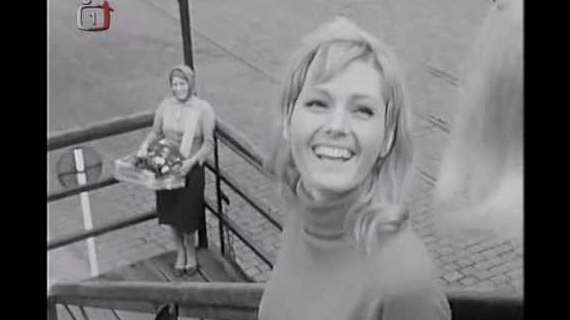 Růže kvetou dál (1967) CZ...