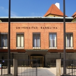 UNIVERZITA KARLOVA