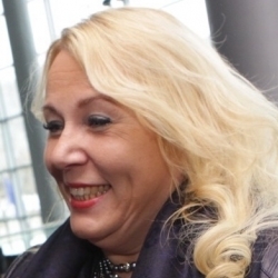 Klára Dostálová